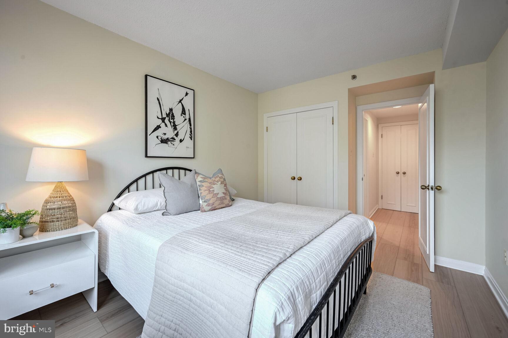 THE CARLETON OF CHEVY CHASE - Residential