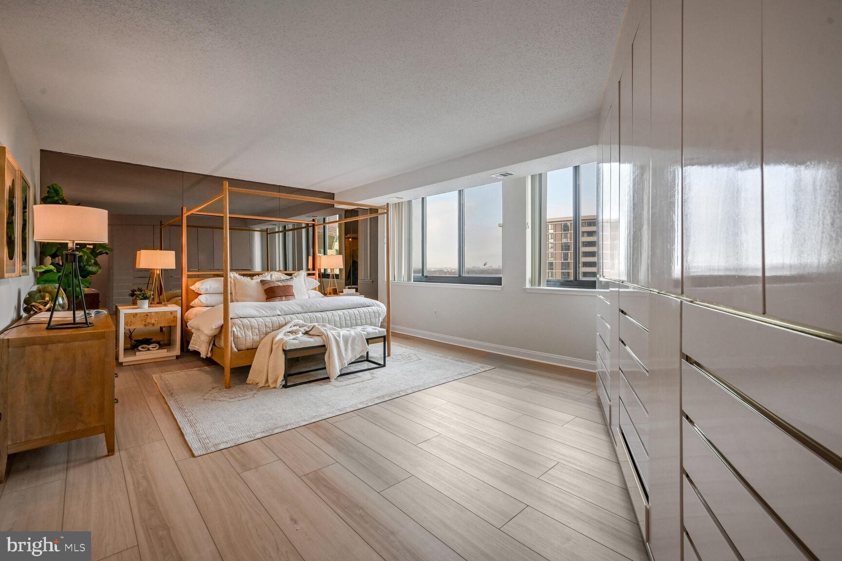 THE CARLETON OF CHEVY CHASE - Residential