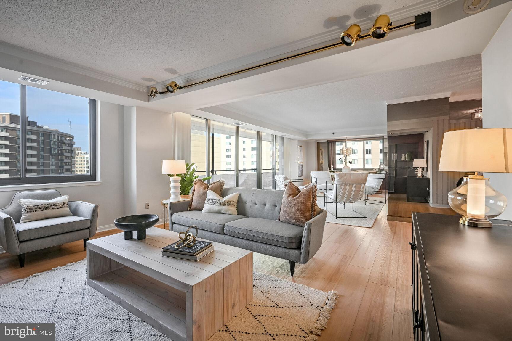 THE CARLETON OF CHEVY CHASE - Residential