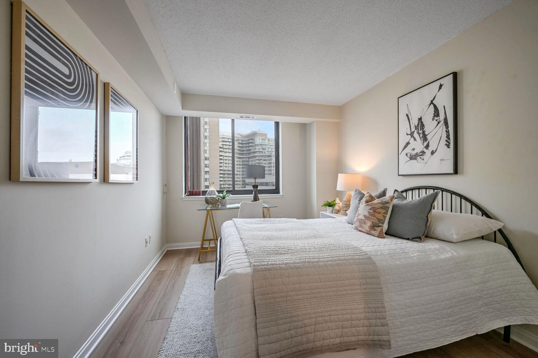 THE CARLETON OF CHEVY CHASE - Residential