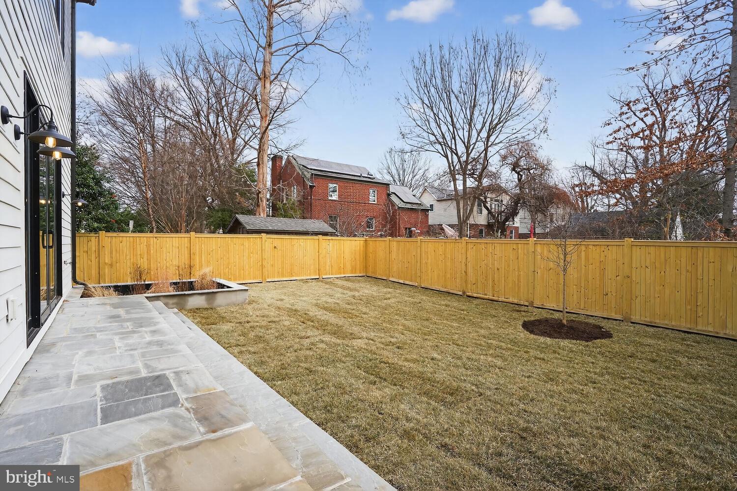 WAVERLY HILLS - Residential