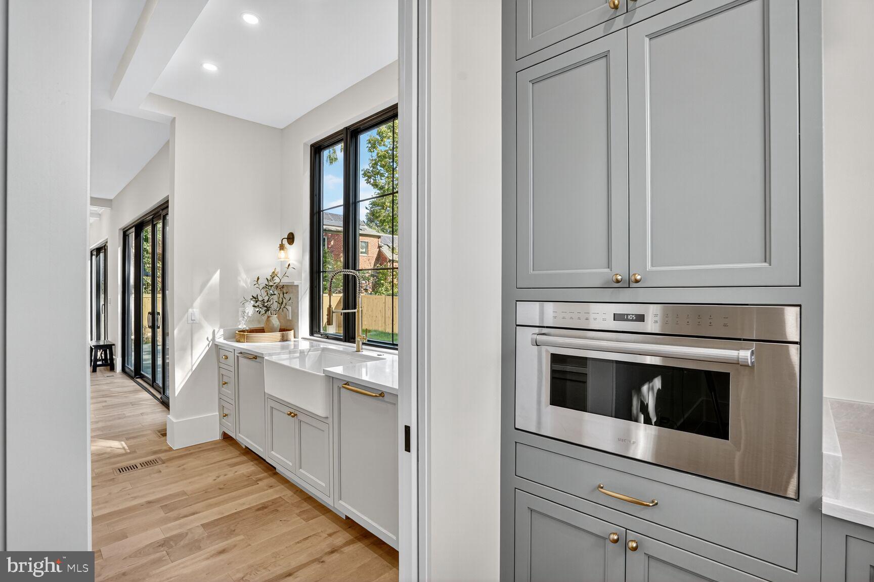 WAVERLY HILLS - Residential