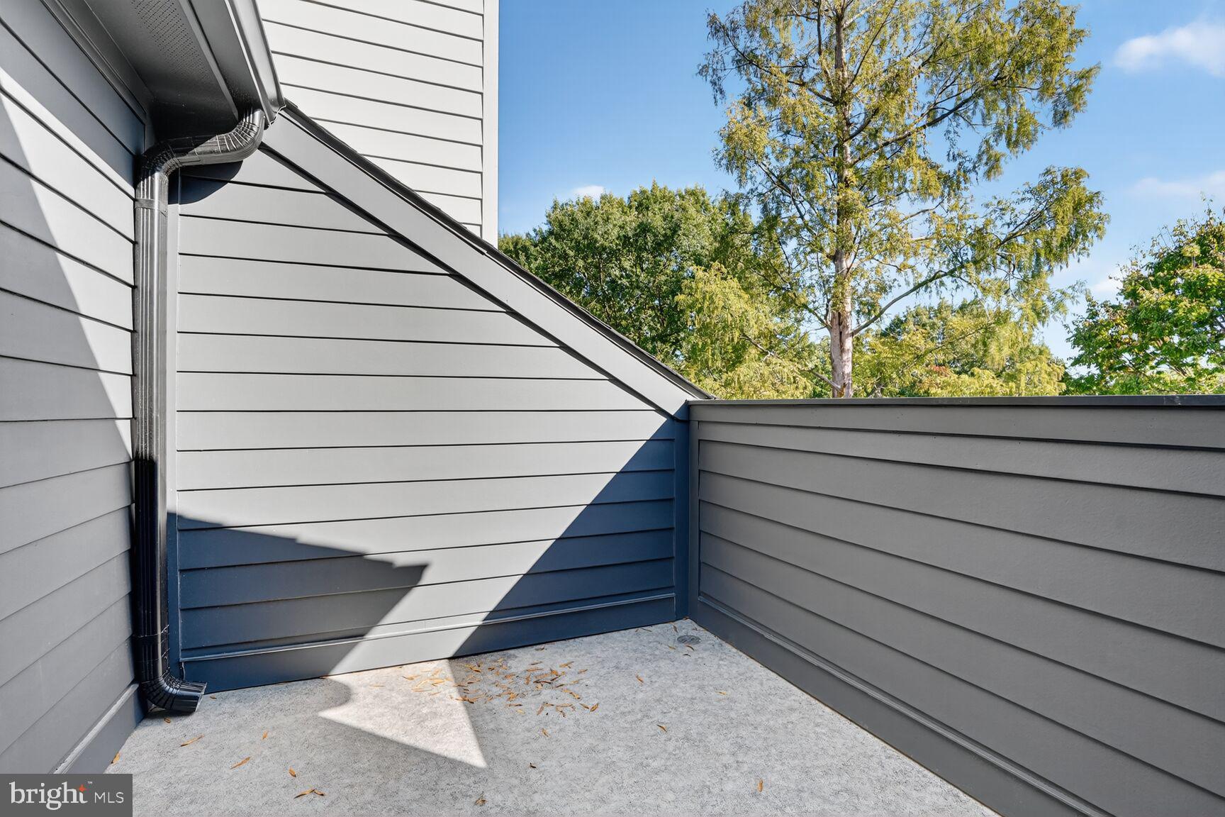 WAVERLY HILLS - Residential