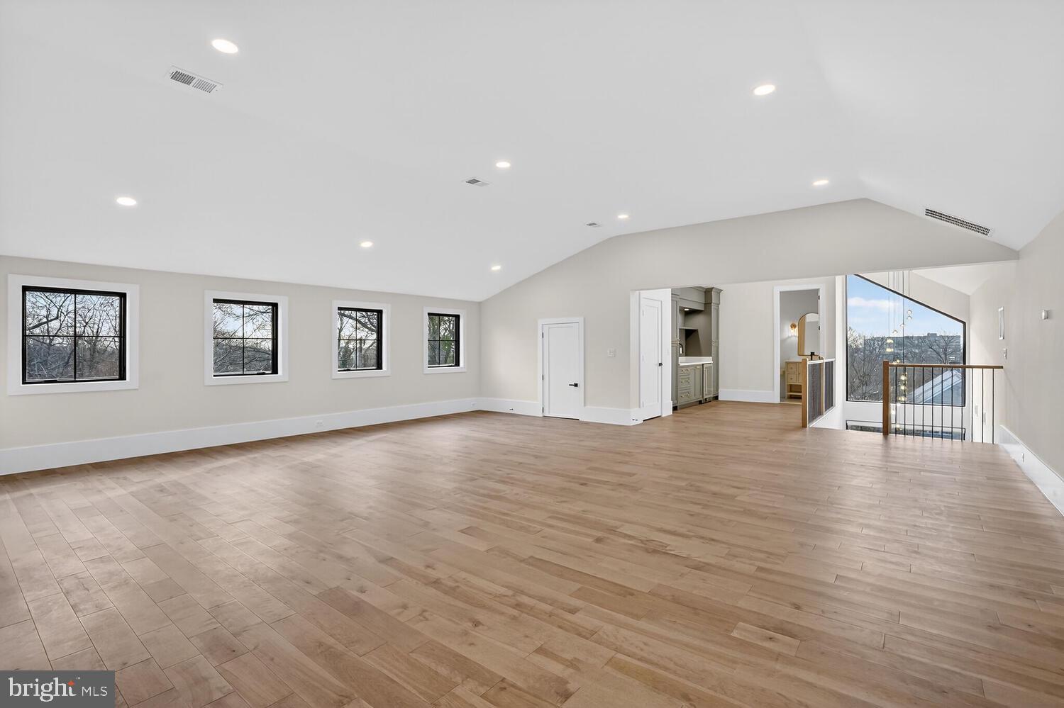 WAVERLY HILLS - Residential