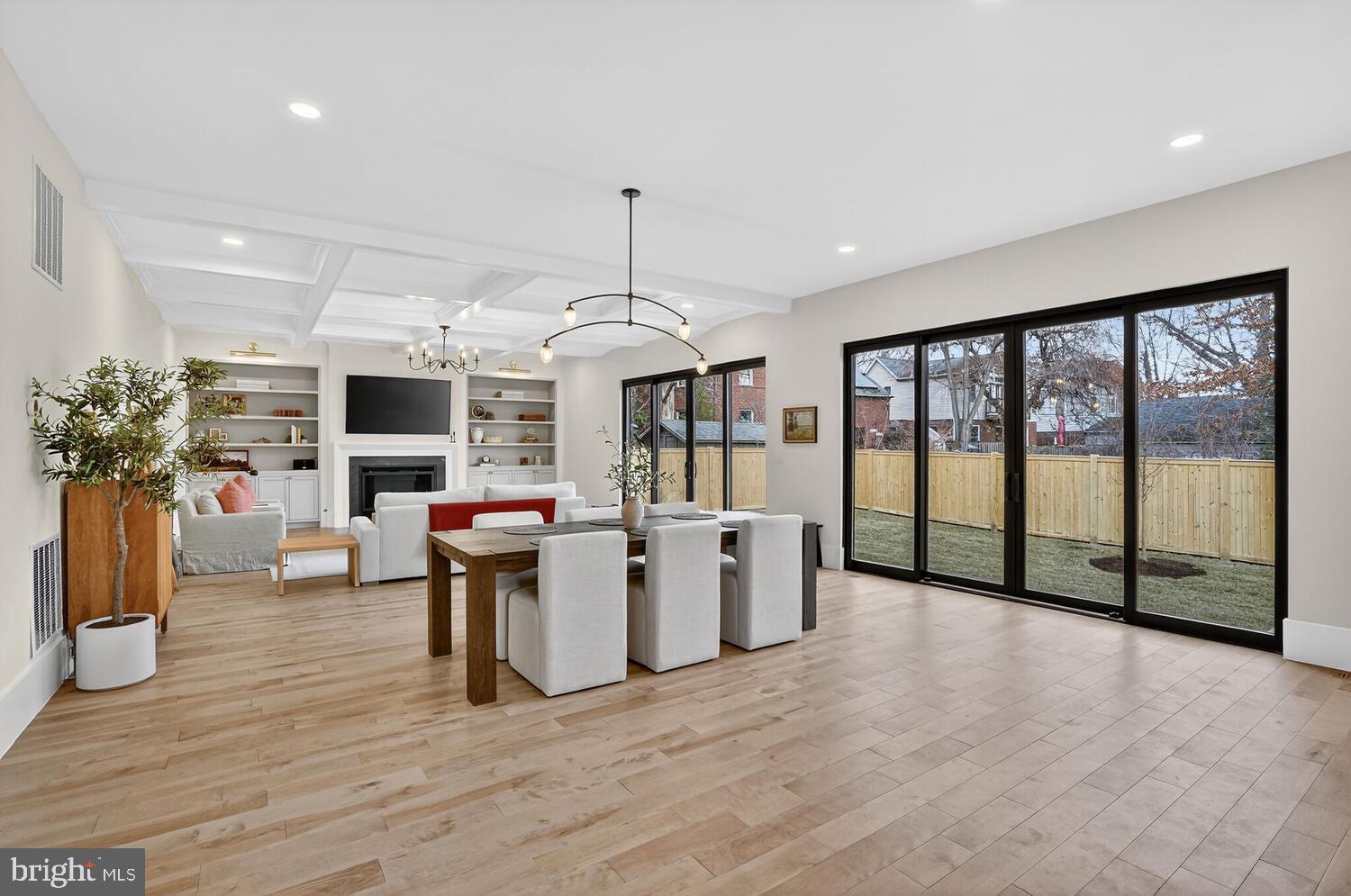 WAVERLY HILLS - Residential