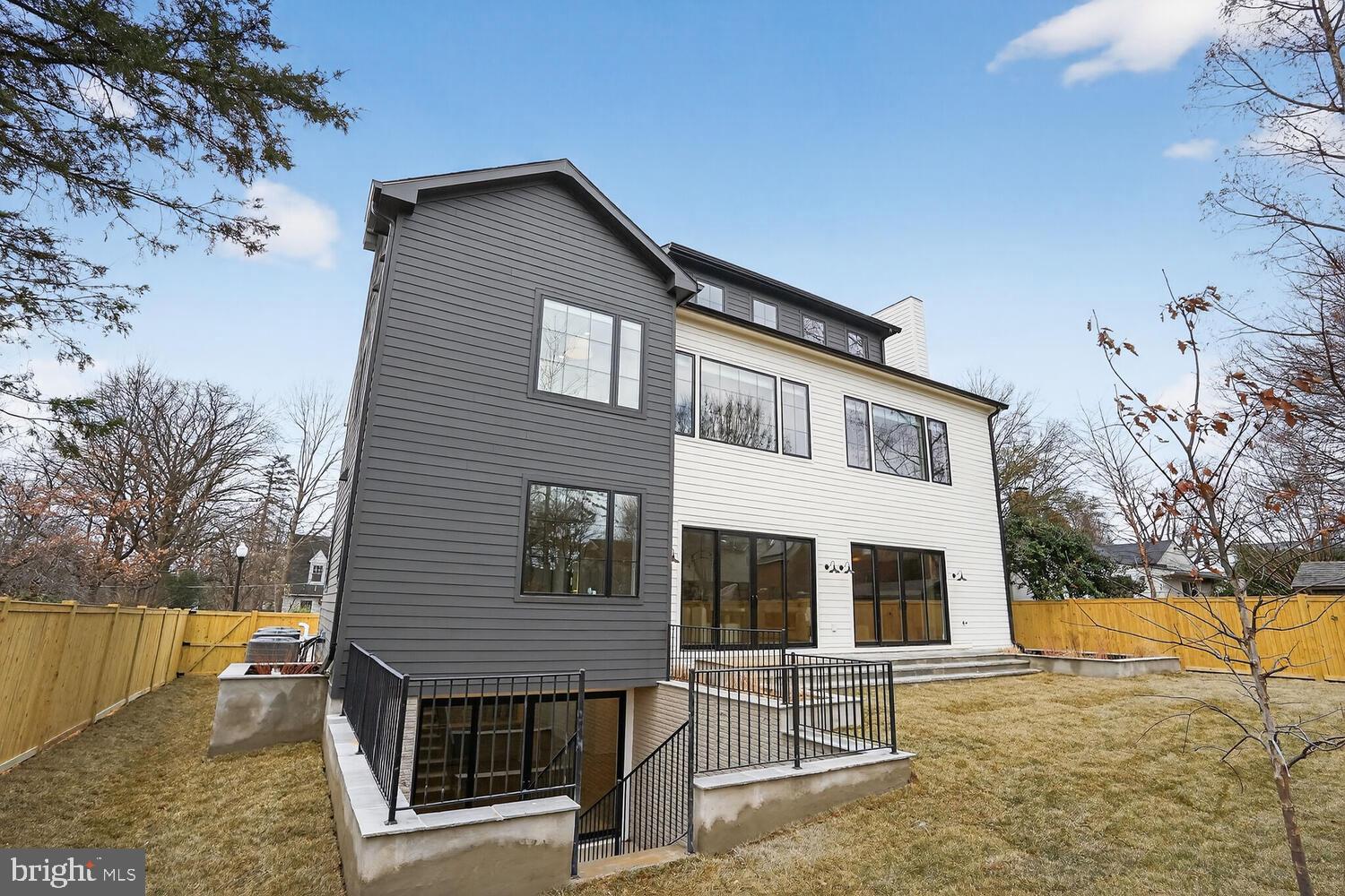 WAVERLY HILLS - Residential