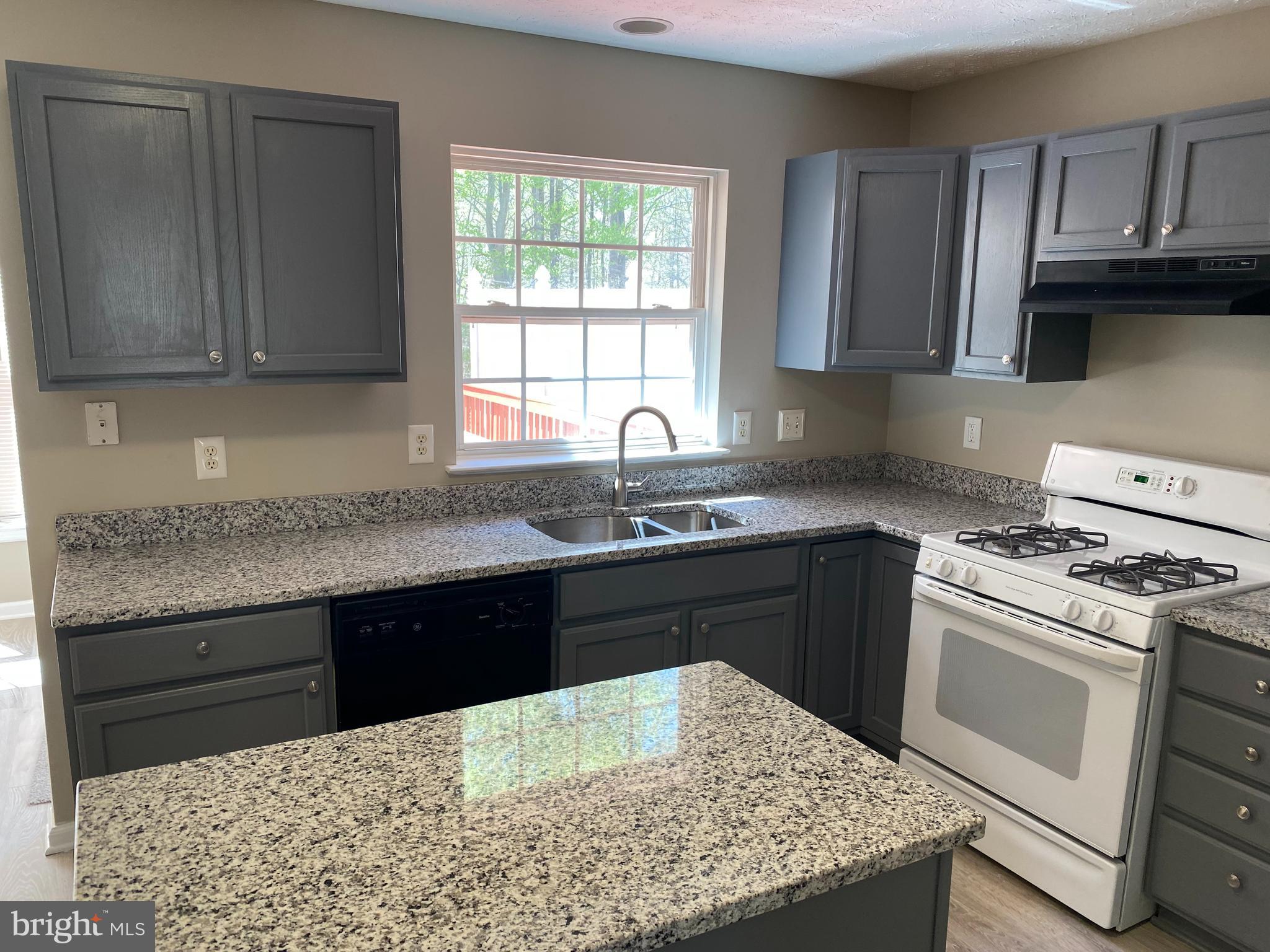 PINEY ORCHARD - Residential