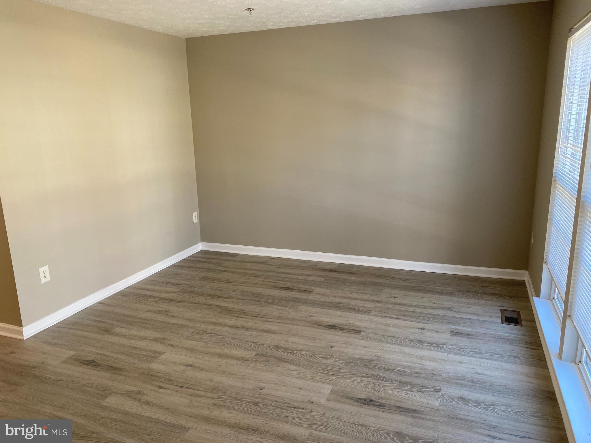 PINEY ORCHARD - Residential