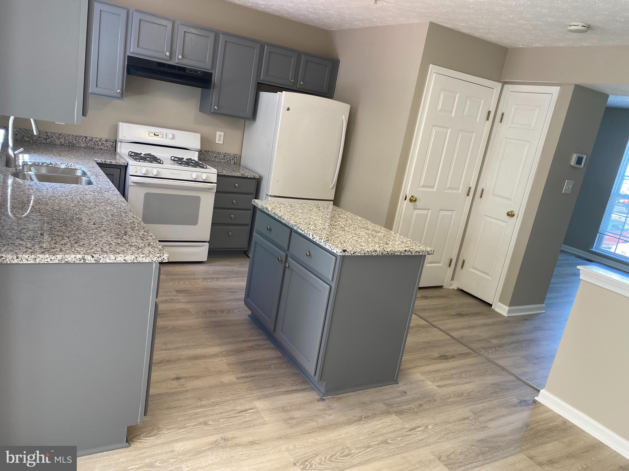 PINEY ORCHARD - Residential