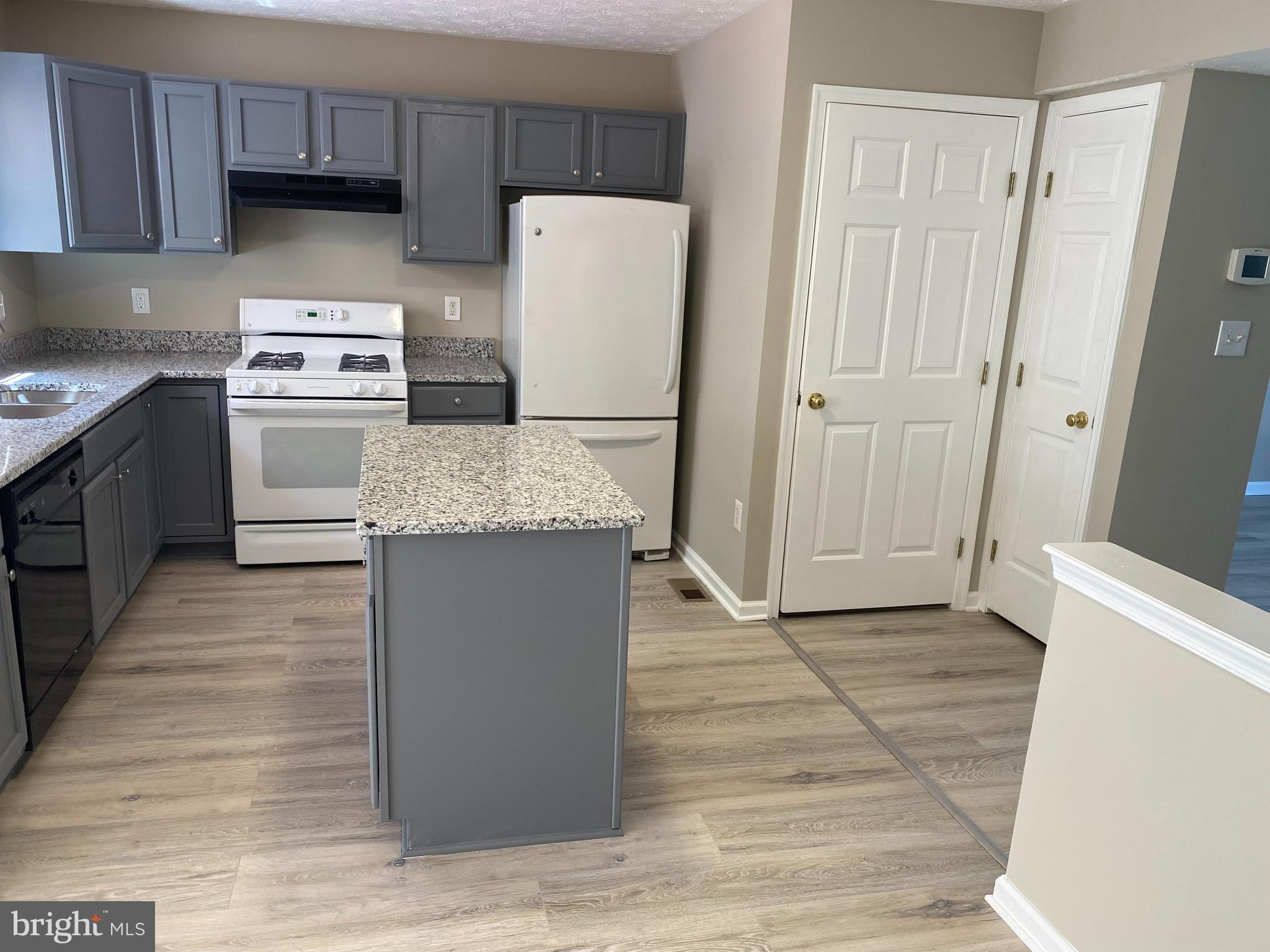 PINEY ORCHARD - Residential