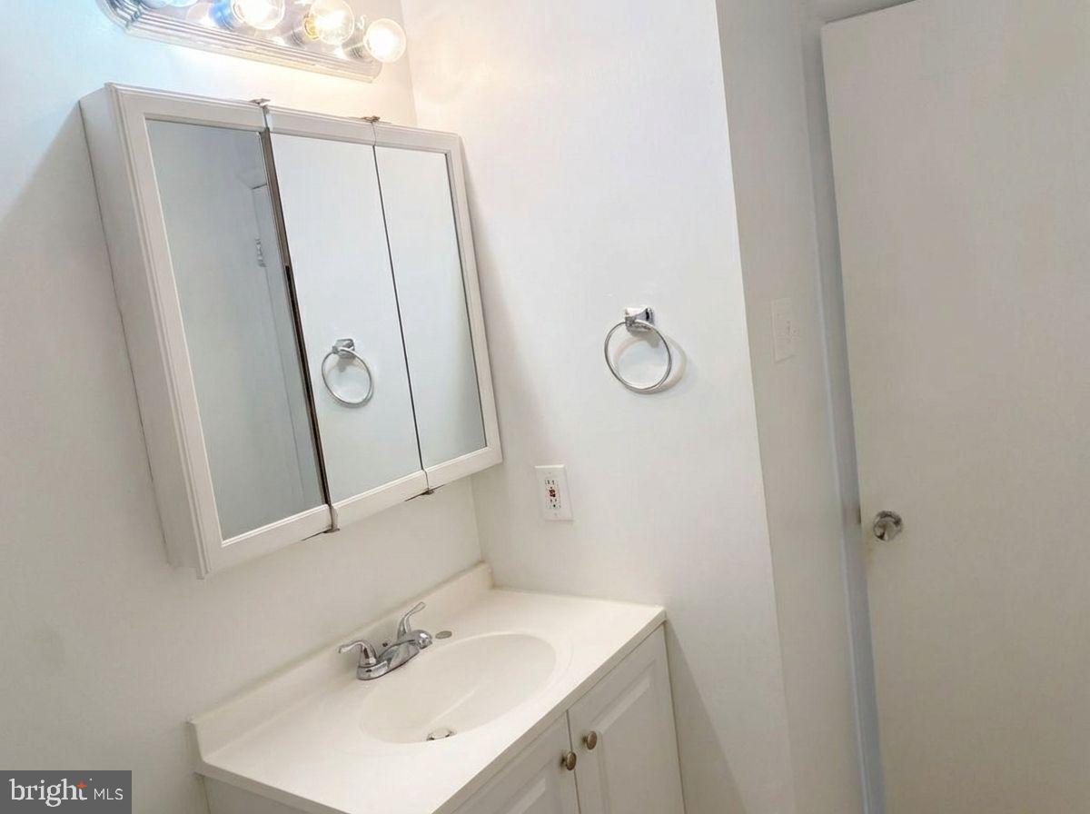 VIRGINIA KNOLLS - Residential