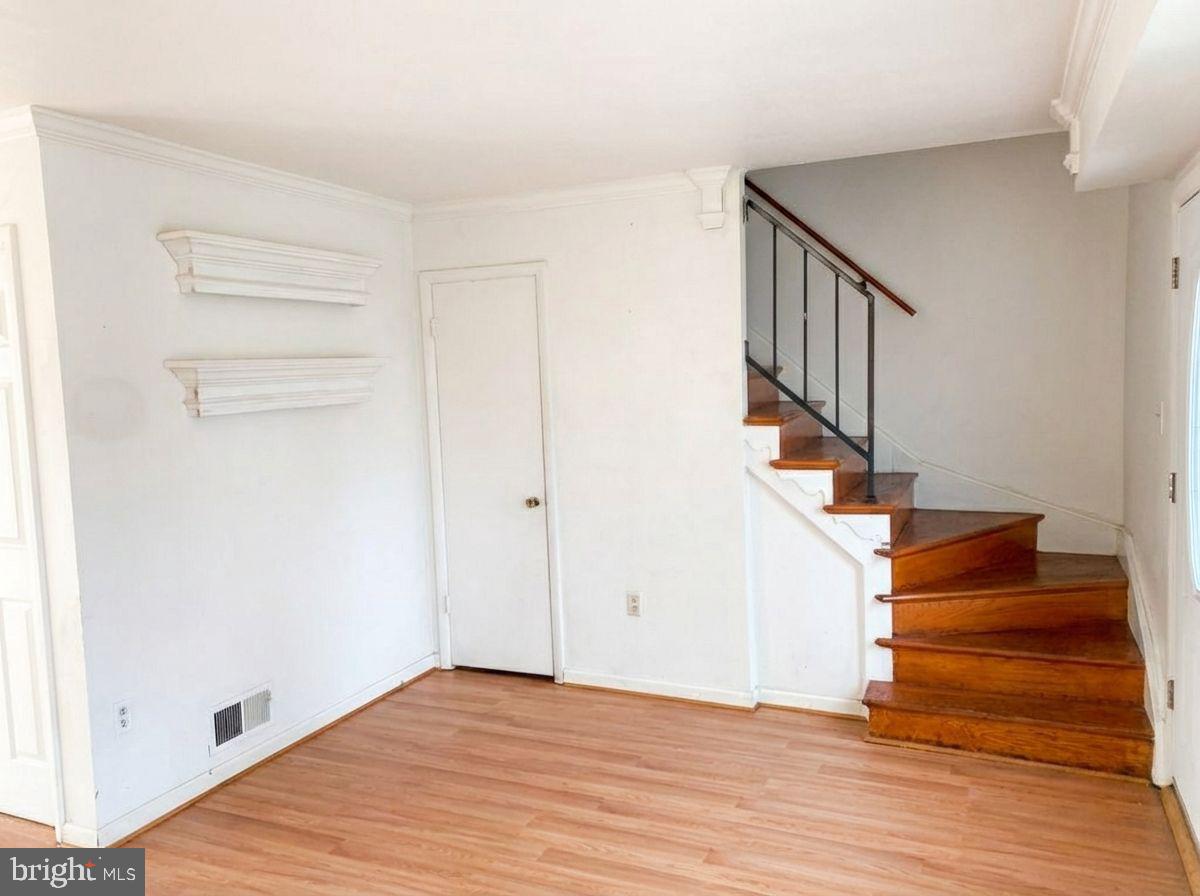 VIRGINIA KNOLLS - Residential