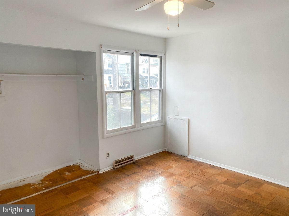 VIRGINIA KNOLLS - Residential