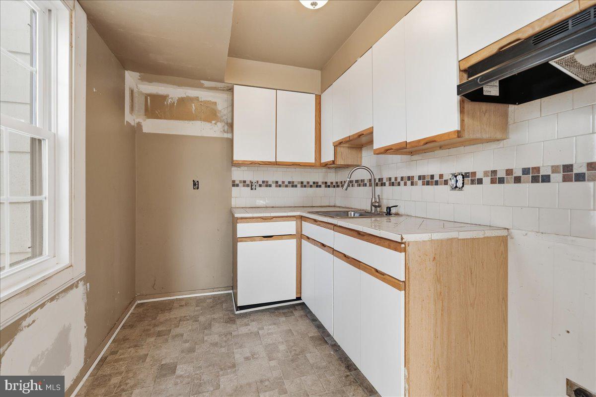 VIRGINIA KNOLLS - Residential