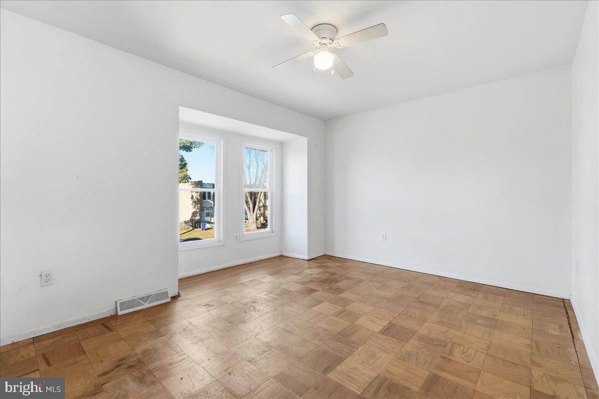 VIRGINIA KNOLLS - Residential