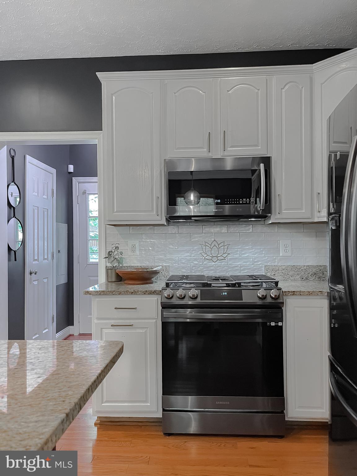 LANEDON - Residential