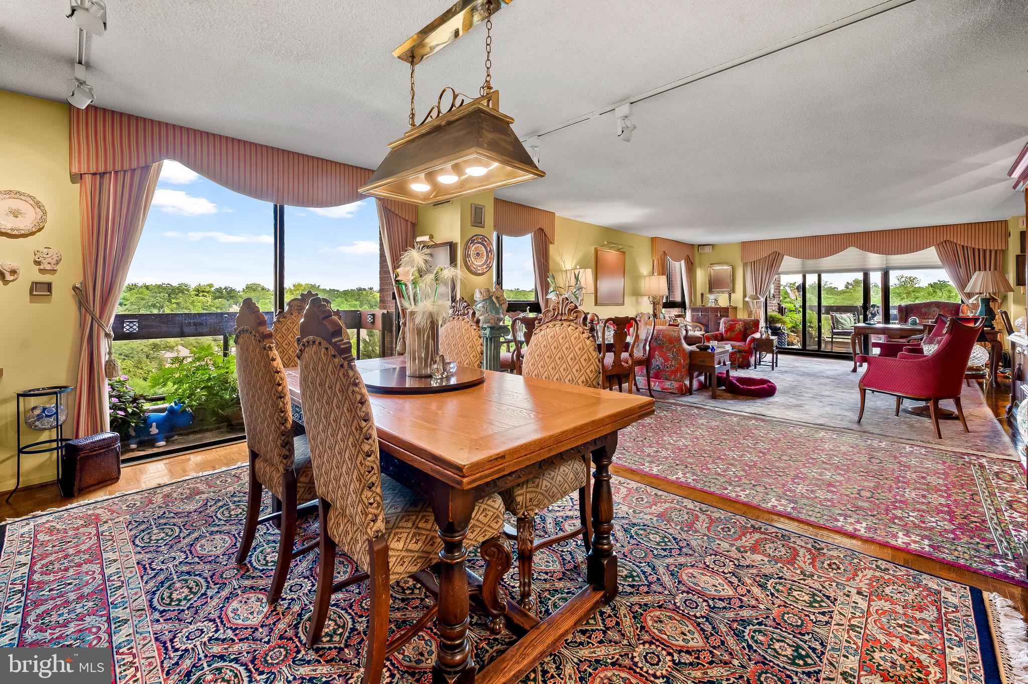 WINTHROP HOUSE - Residential