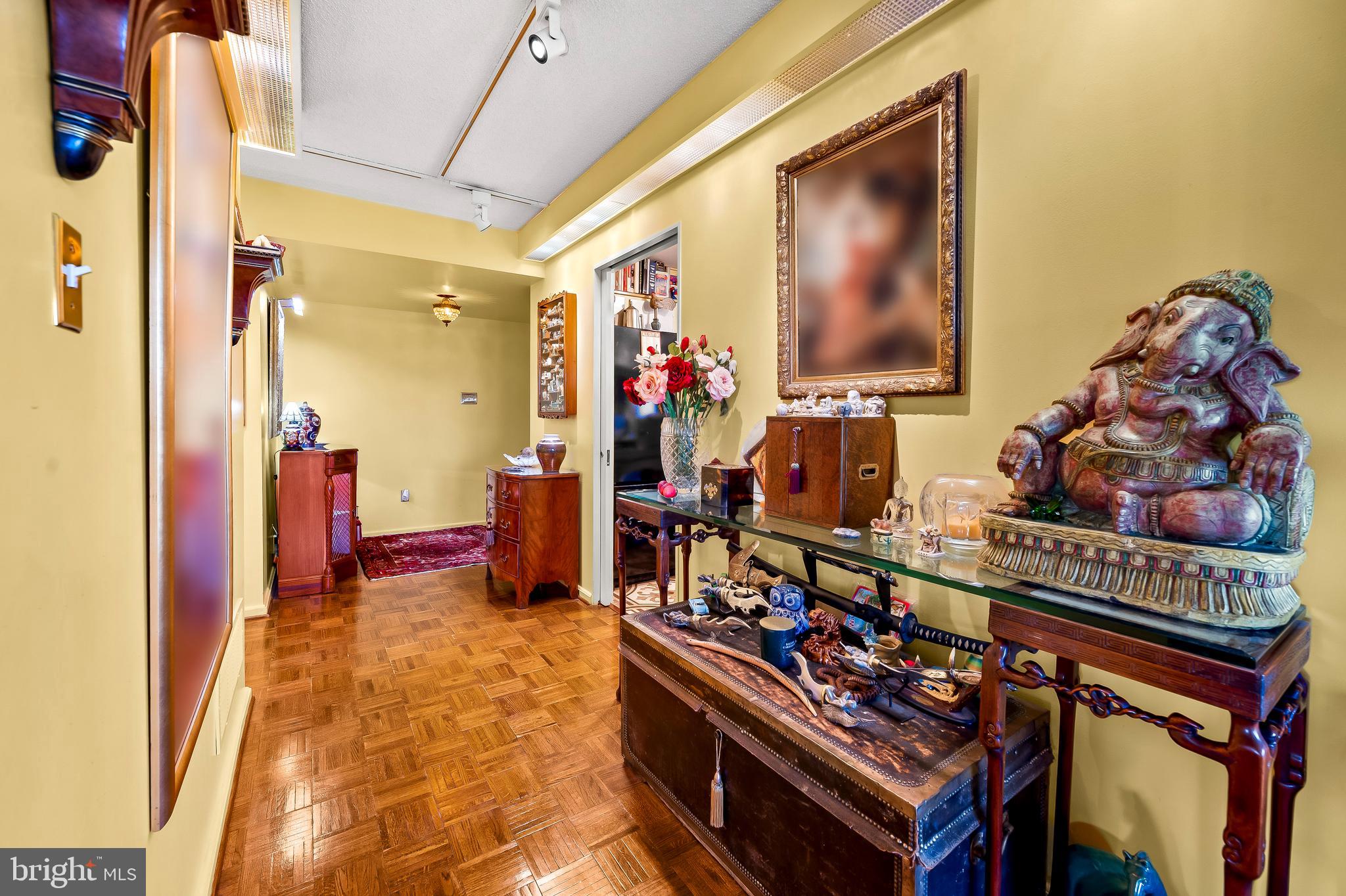 WINTHROP HOUSE - Residential