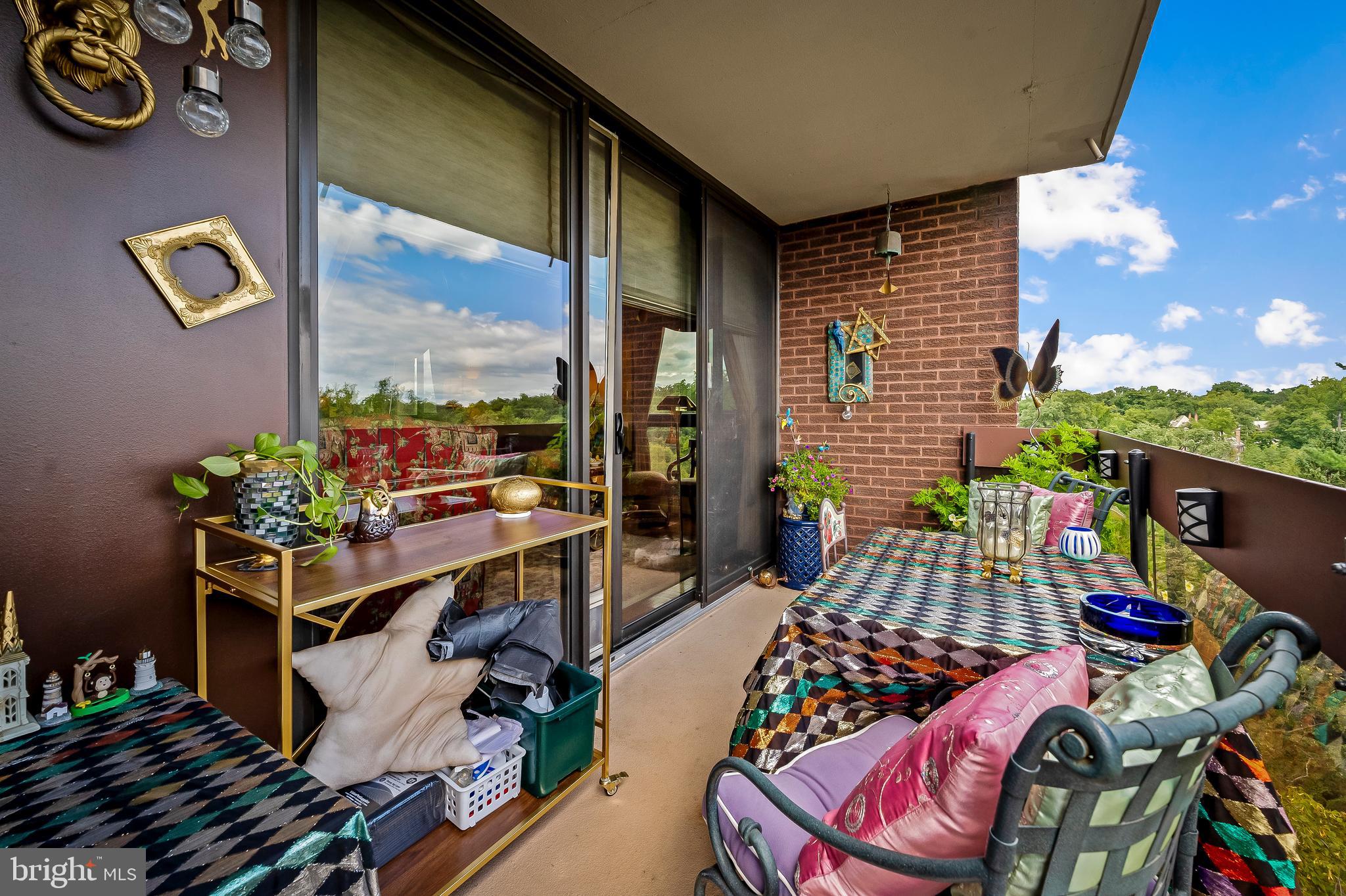 WINTHROP HOUSE - Residential