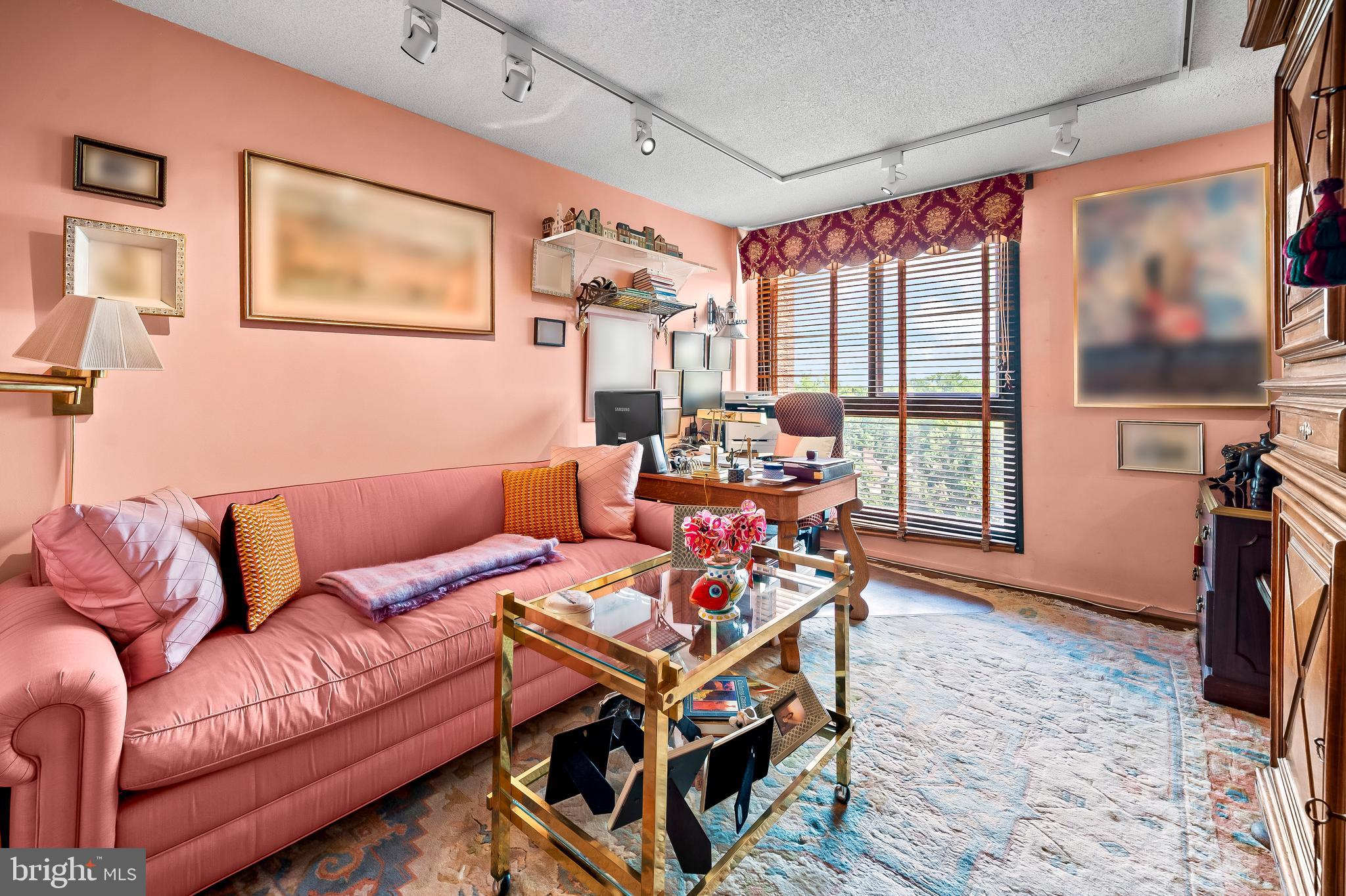 WINTHROP HOUSE - Residential