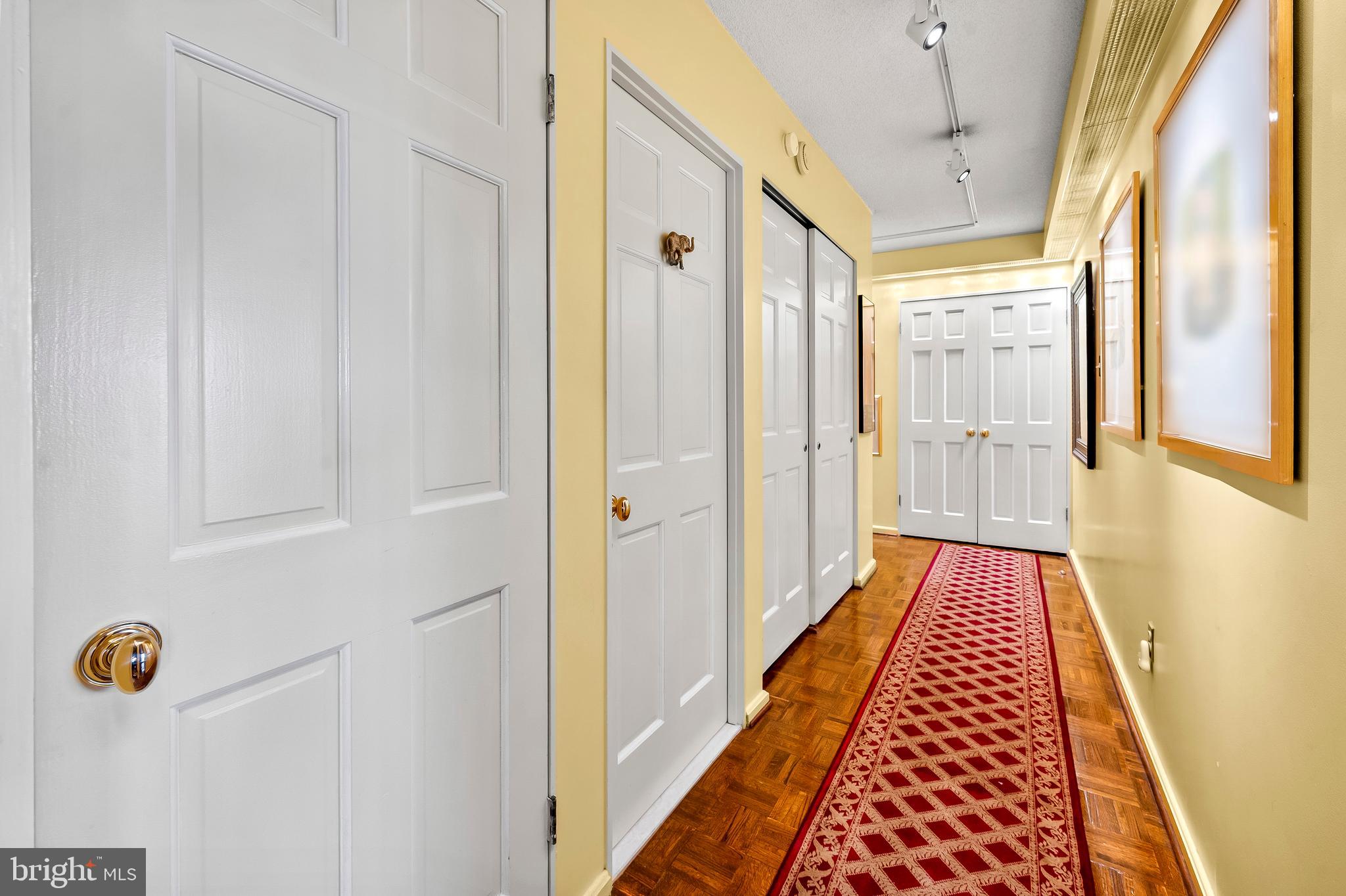 WINTHROP HOUSE - Residential