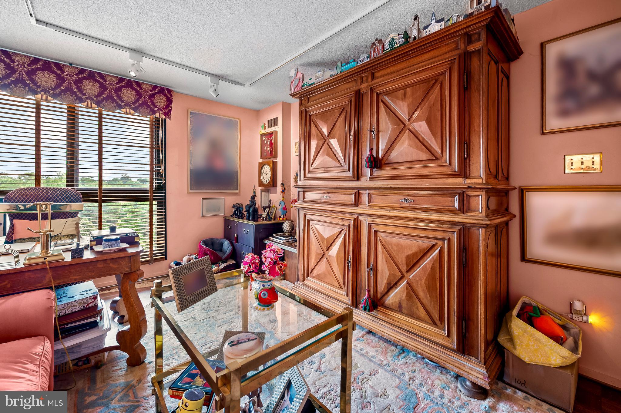 WINTHROP HOUSE - Residential