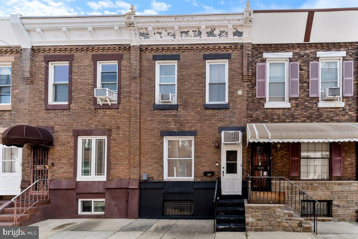 GIRARD ESTATES - Residential