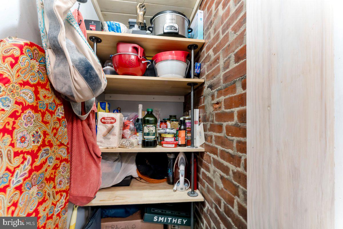 GIRARD ESTATES - Residential