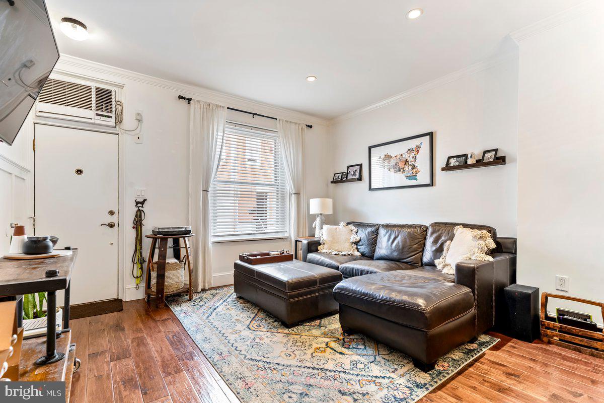 GIRARD ESTATES - Residential