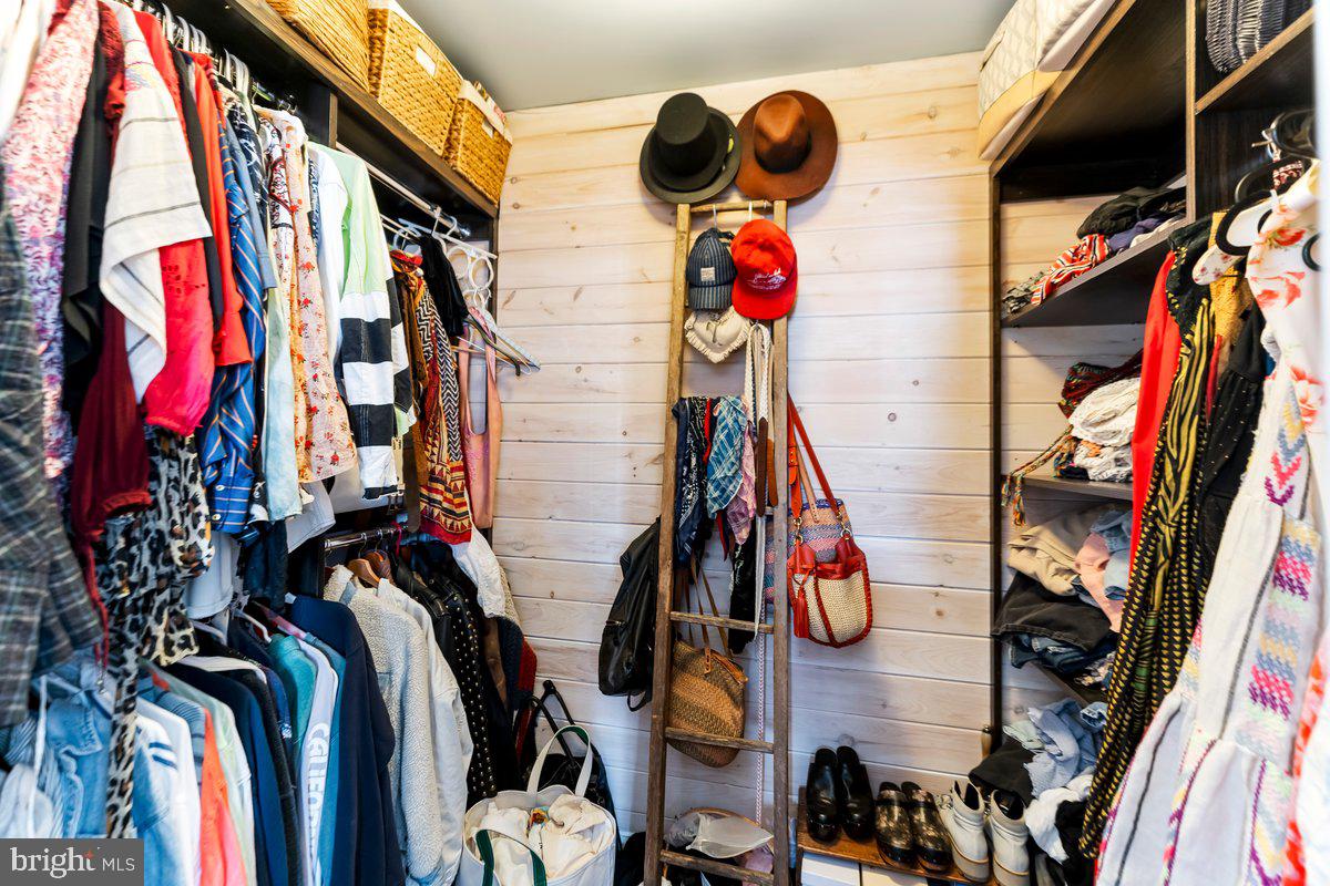 GIRARD ESTATES - Residential