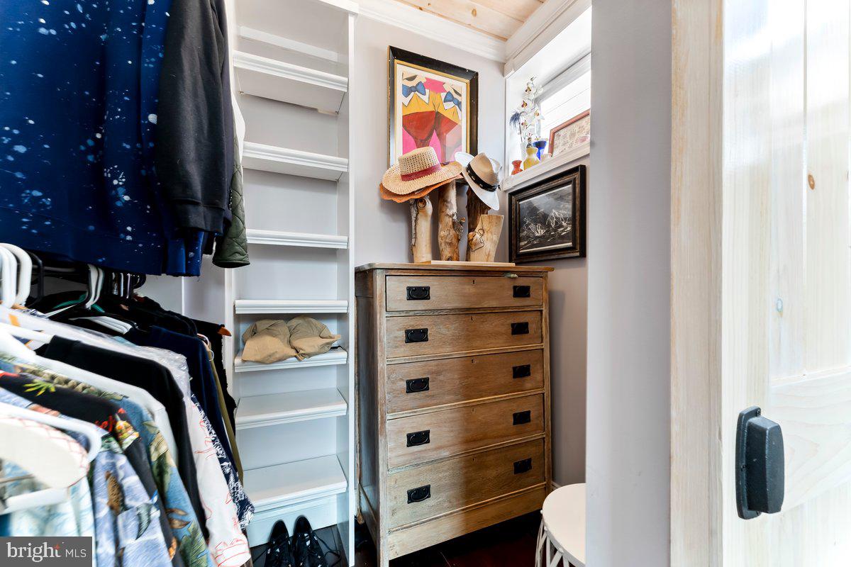 GIRARD ESTATES - Residential