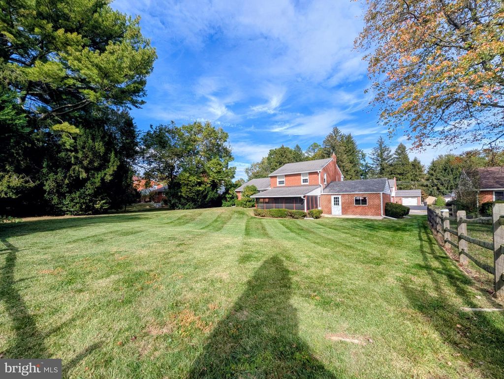 Photo of 4948 Madison Dr, BROOKHAVEN, PA 19015 (MLS # PADE2100310)