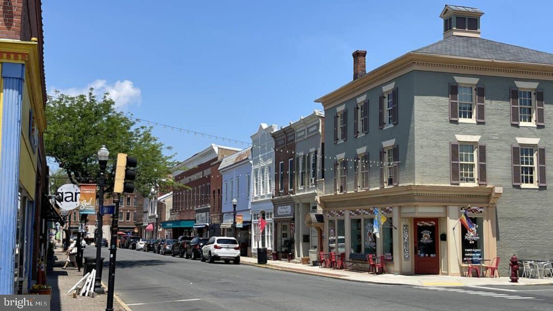 ALGONQUIN - Residential