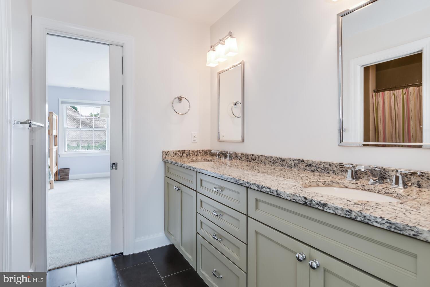 ALGONQUIN - Residential