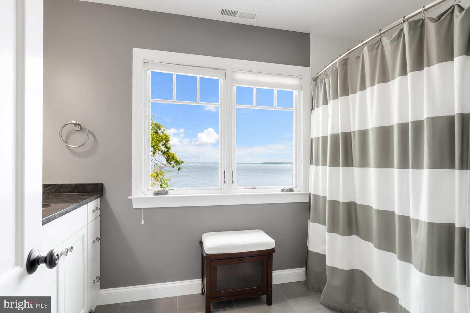 ALGONQUIN - Residential