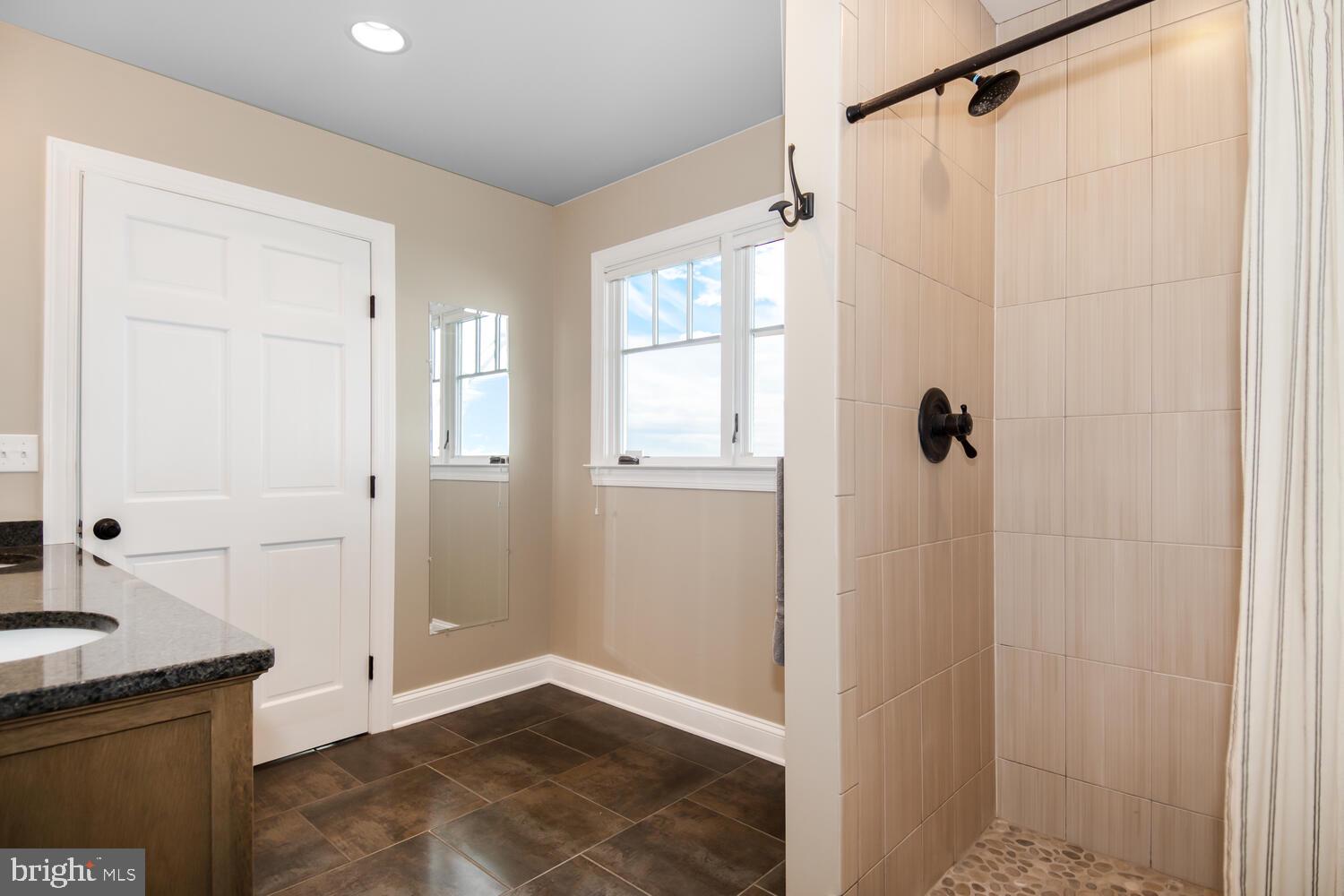 ALGONQUIN - Residential