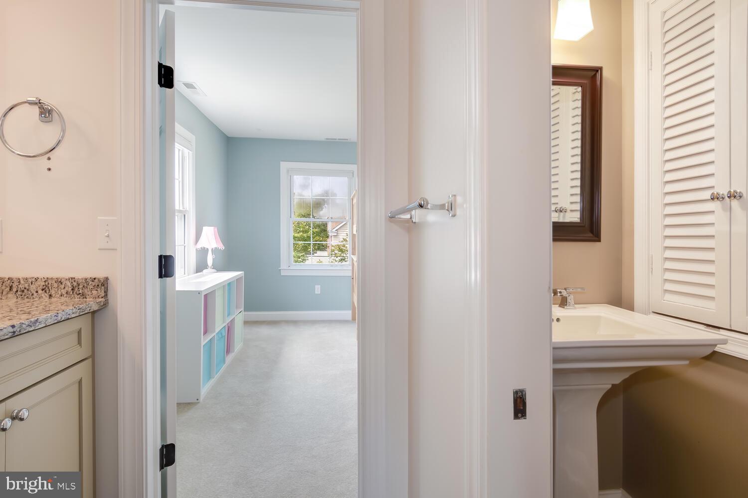 ALGONQUIN - Residential