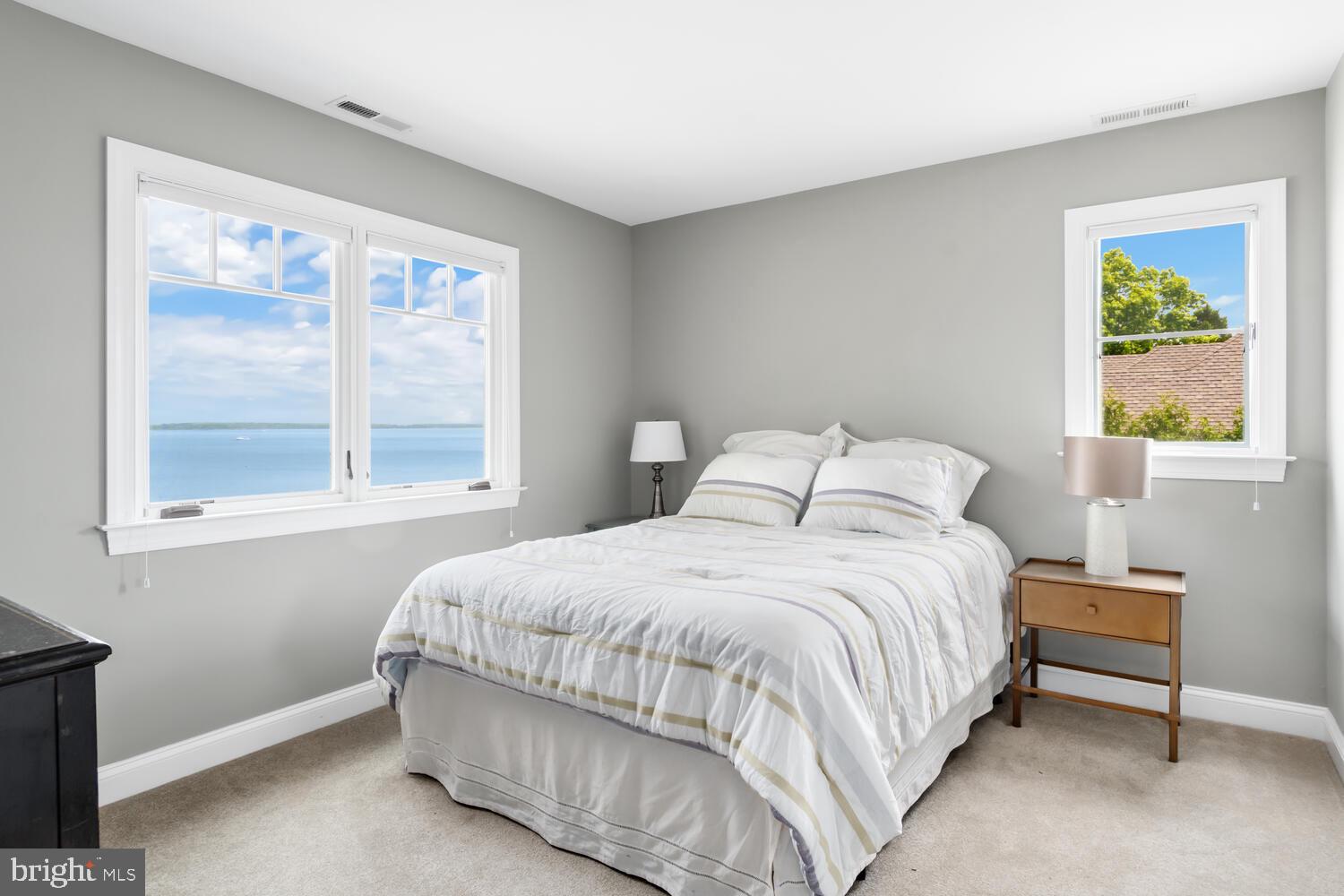 ALGONQUIN - Residential