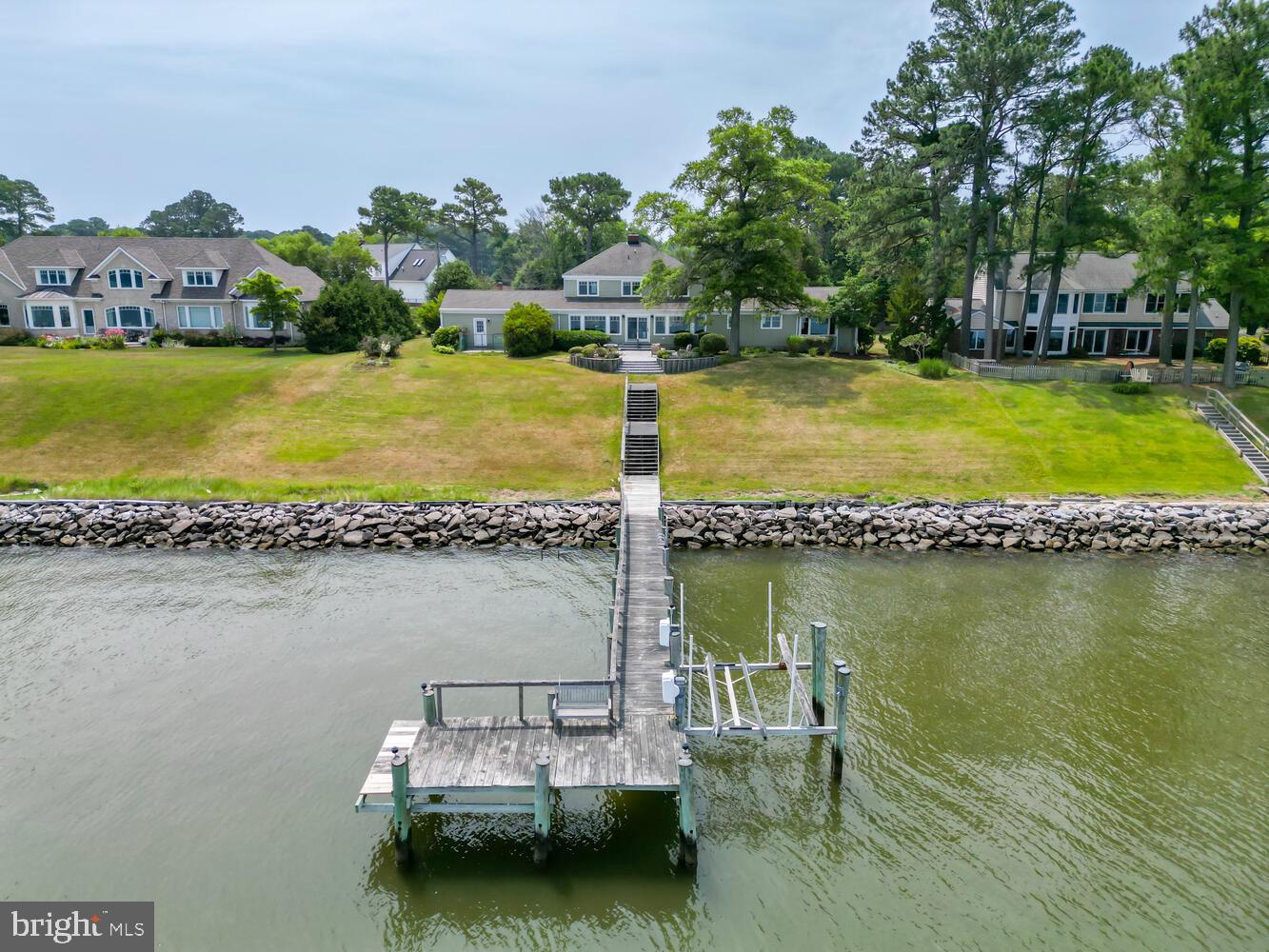 ALGONQUIN - Residential