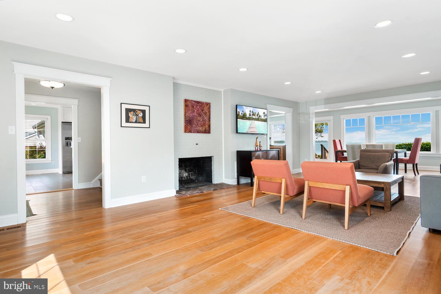 ALGONQUIN - Residential