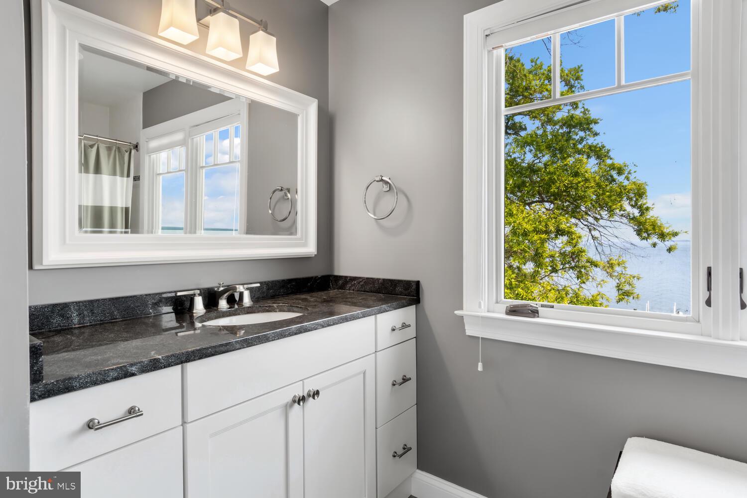 ALGONQUIN - Residential