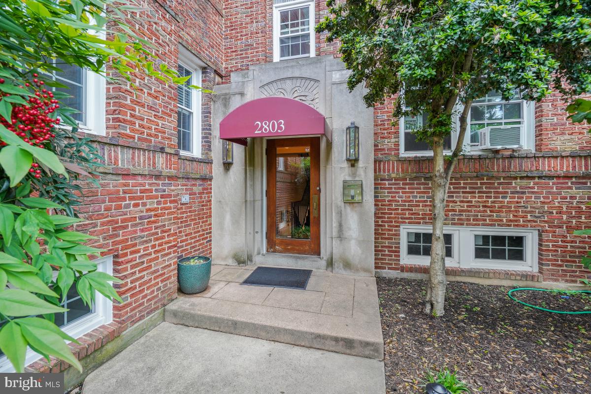 2803 CORTLAND PLACE NW 107