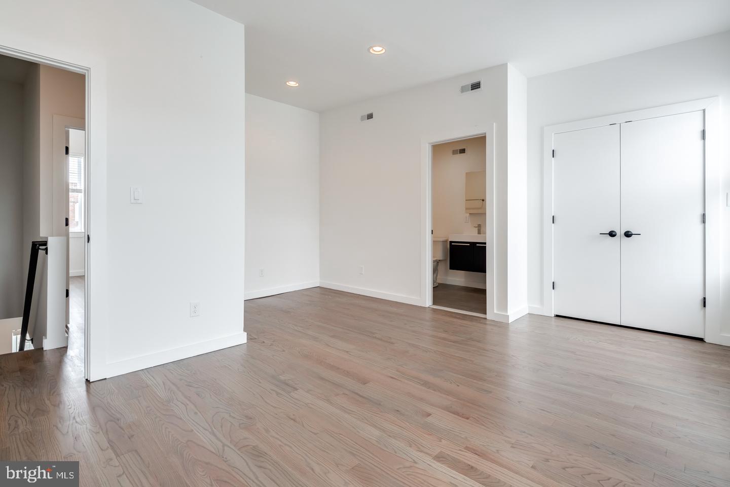 PORT RICHMOND - Residential