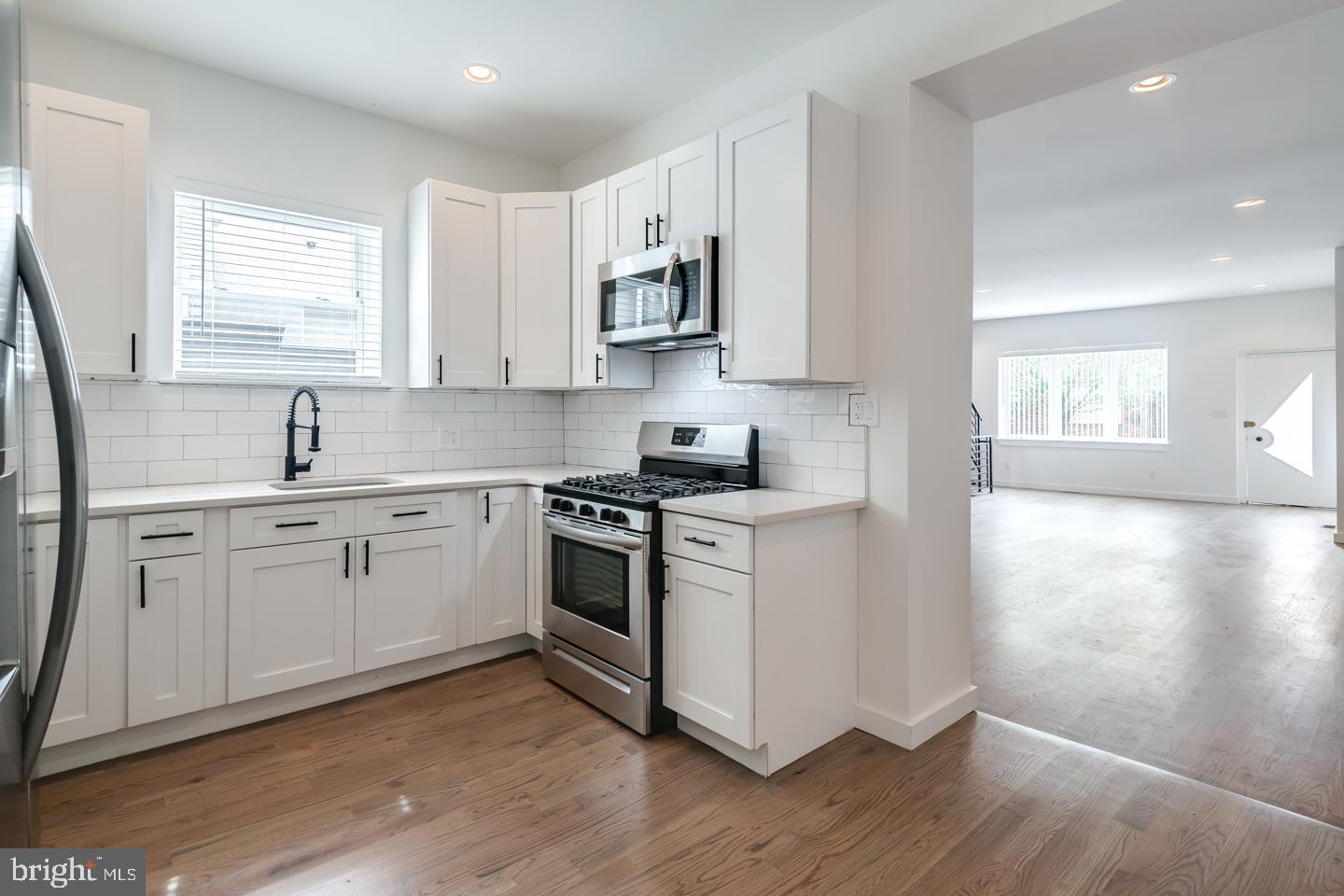 PORT RICHMOND - Residential