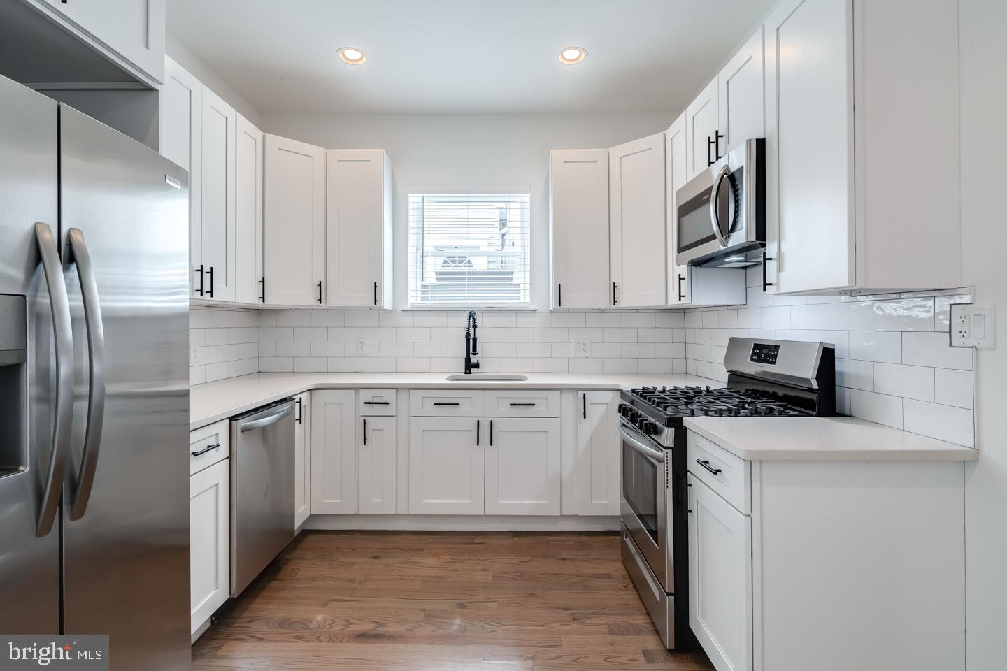 PORT RICHMOND - Residential