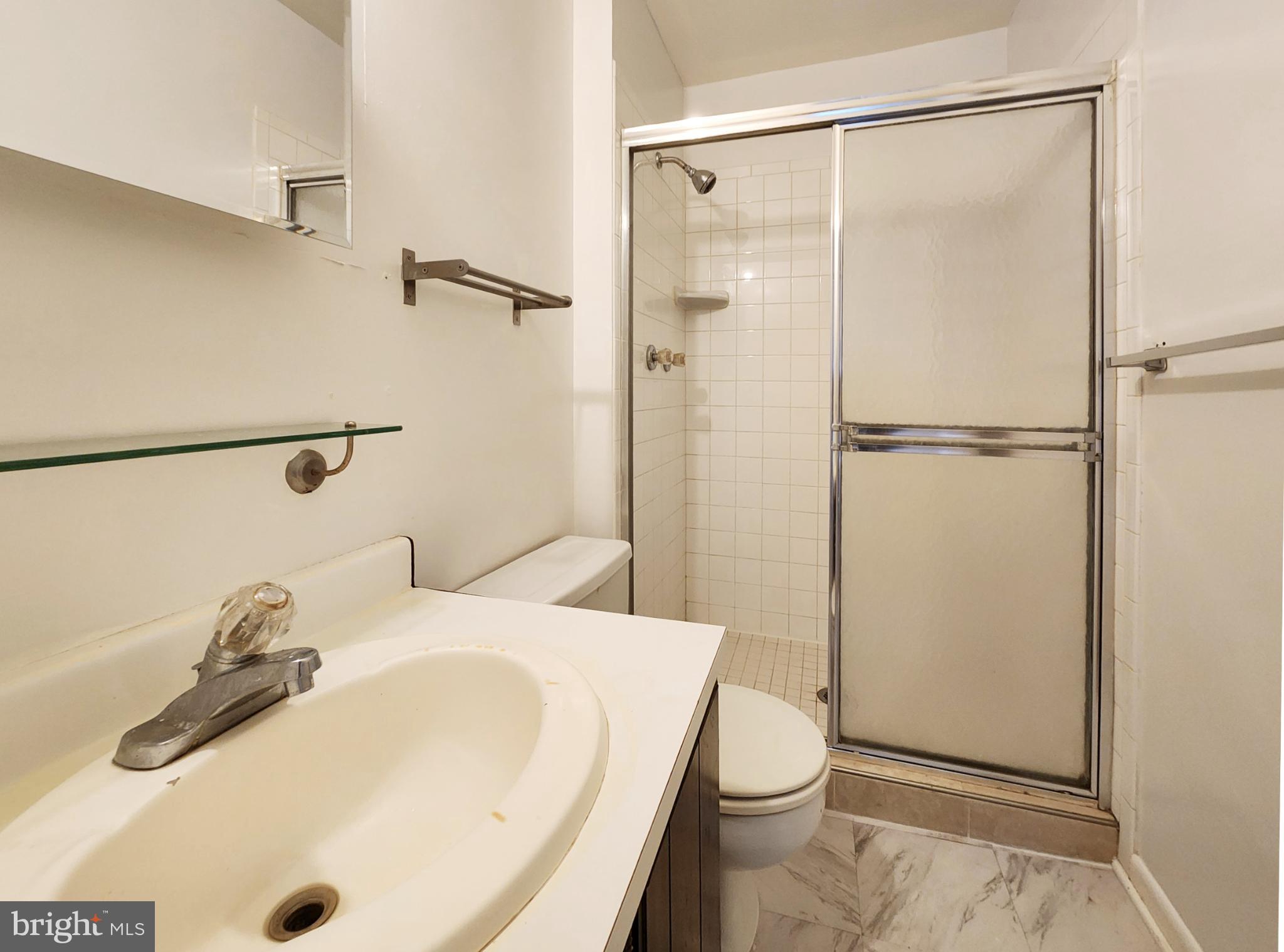 GLEN ORA - Residential