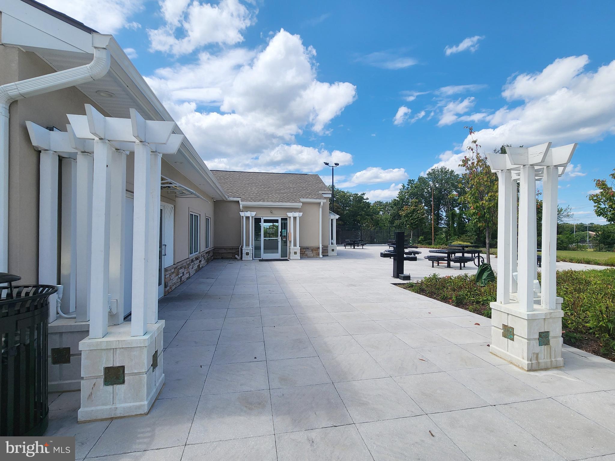 GLEN ORA - Residential