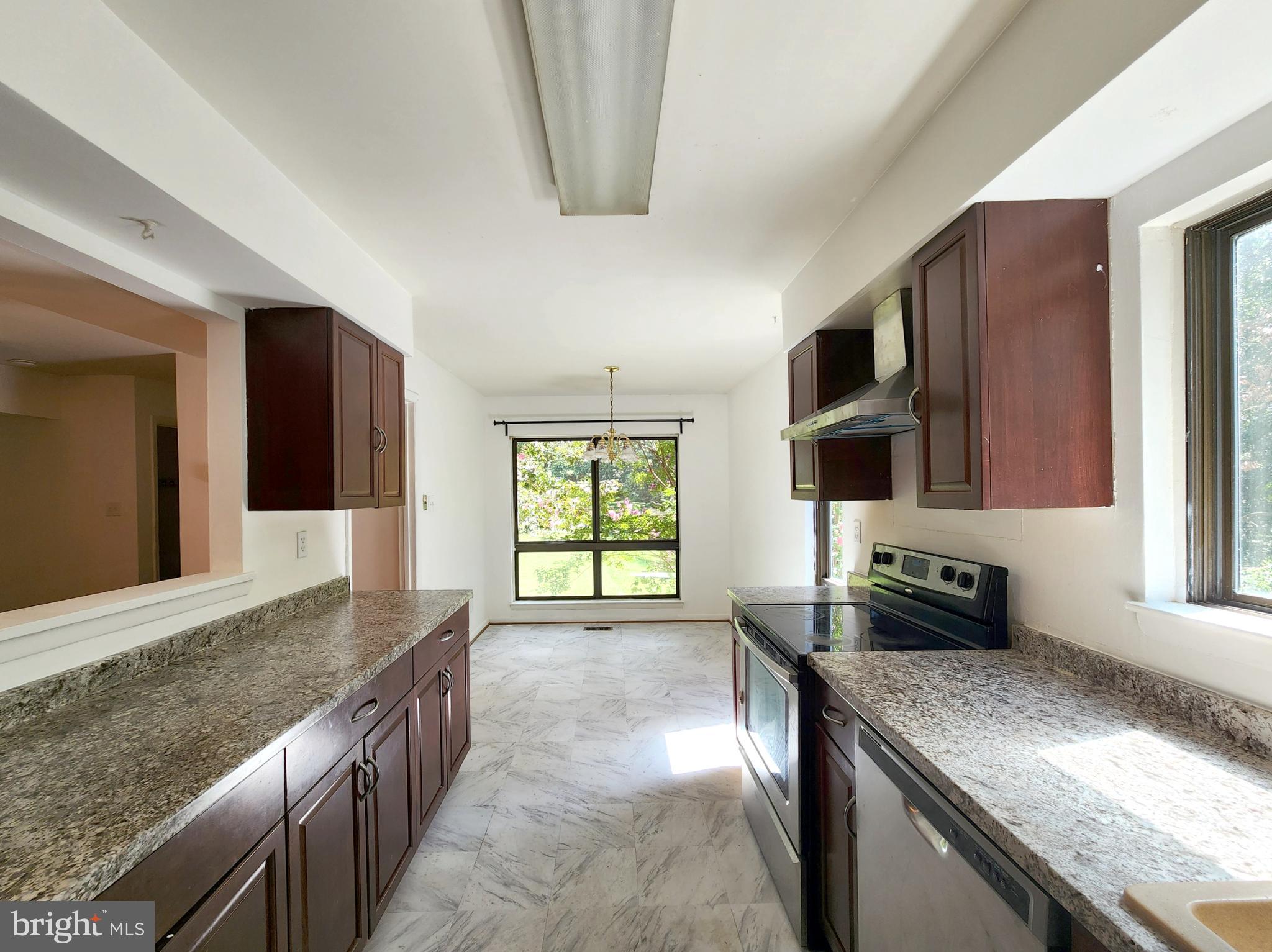 GLEN ORA - Residential