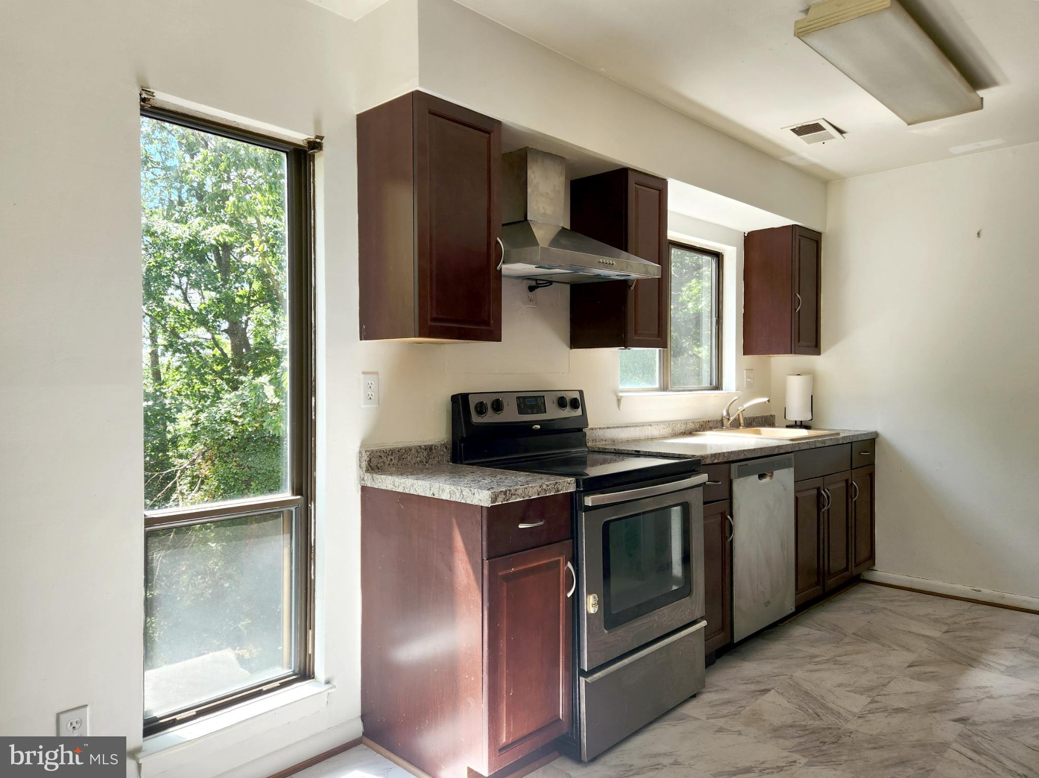 GLEN ORA - Residential