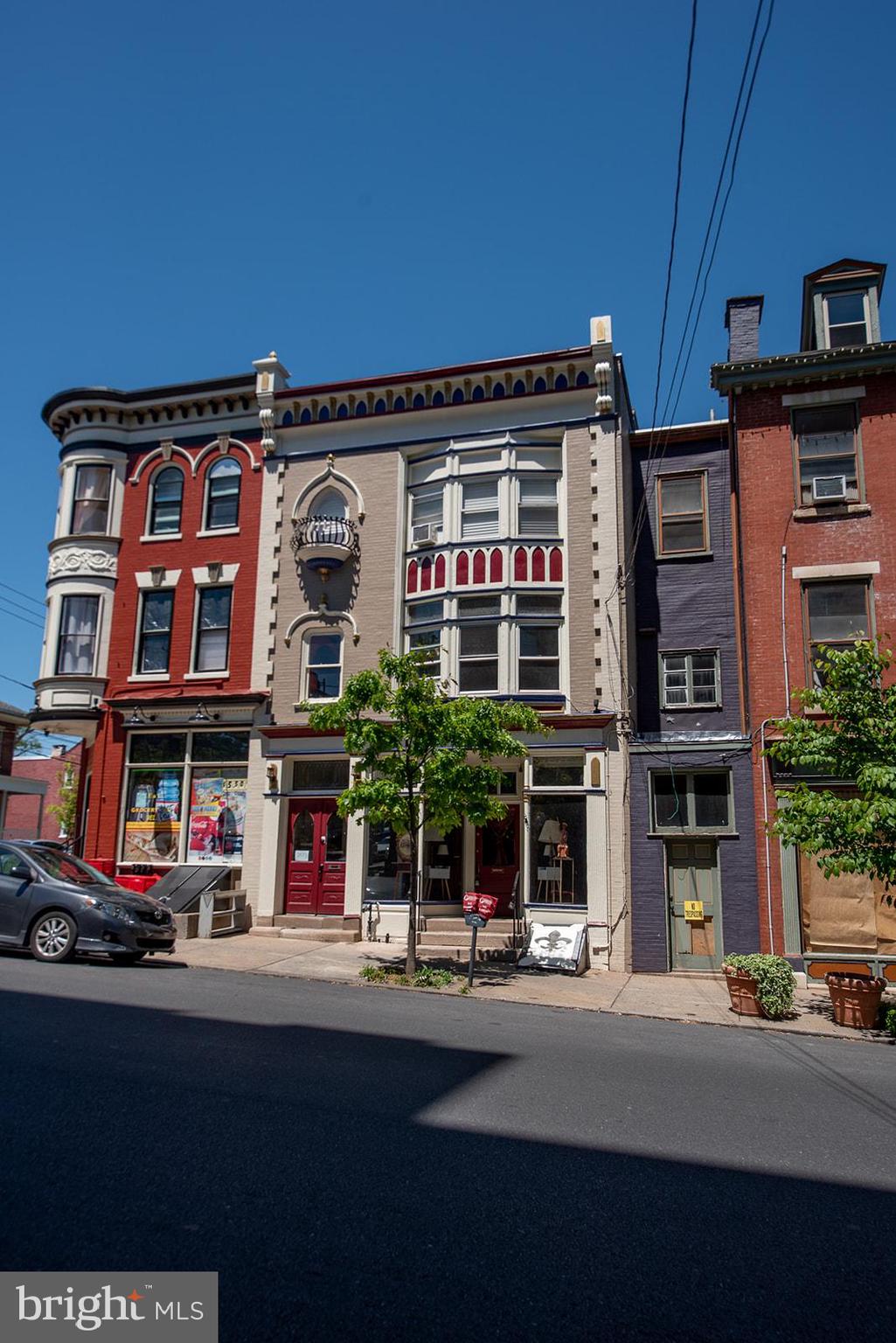 257 W KING STREET